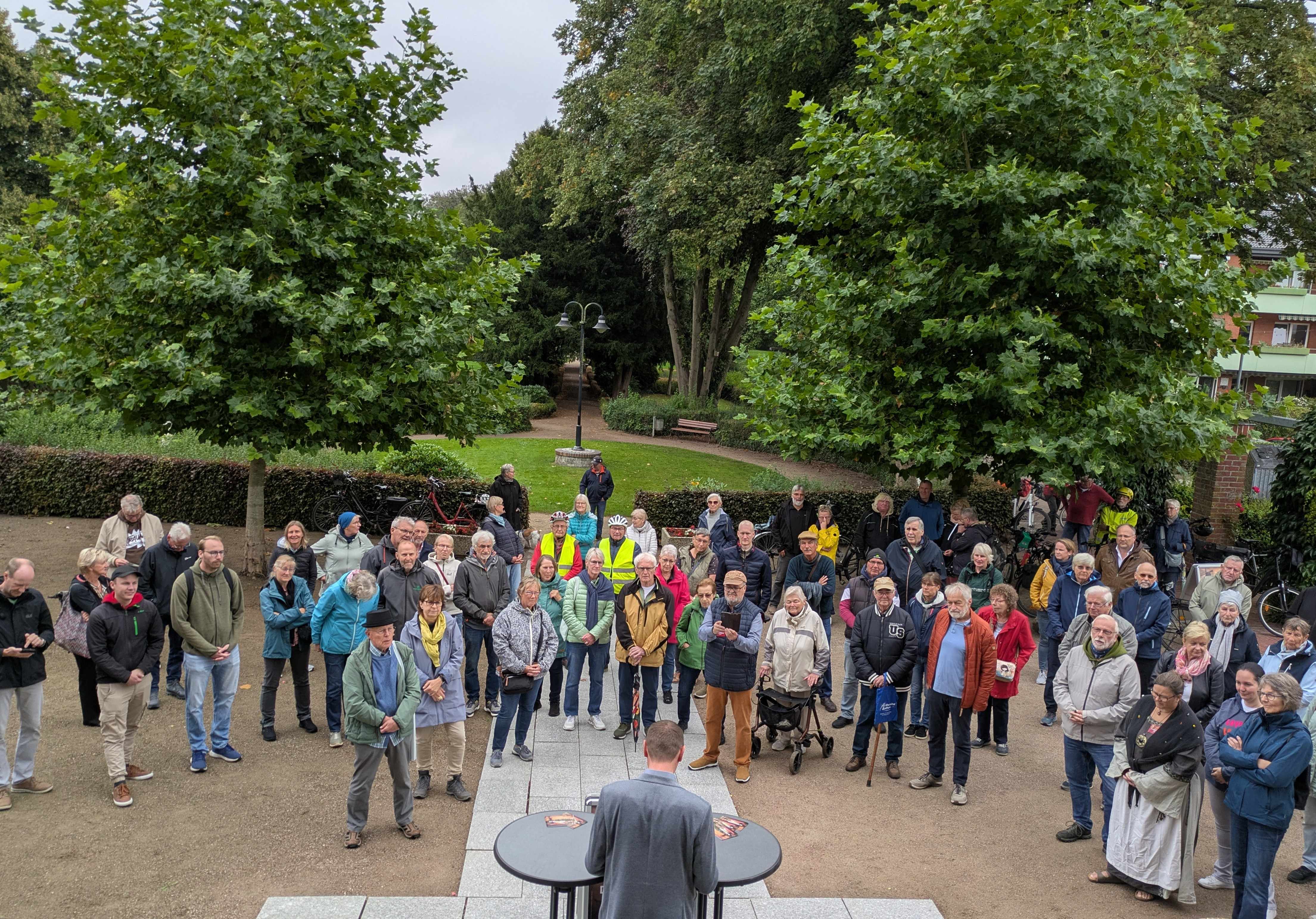 2025-Eroeffnung_2025_mit_Blick_auf_Buergermeistergarten.jpg