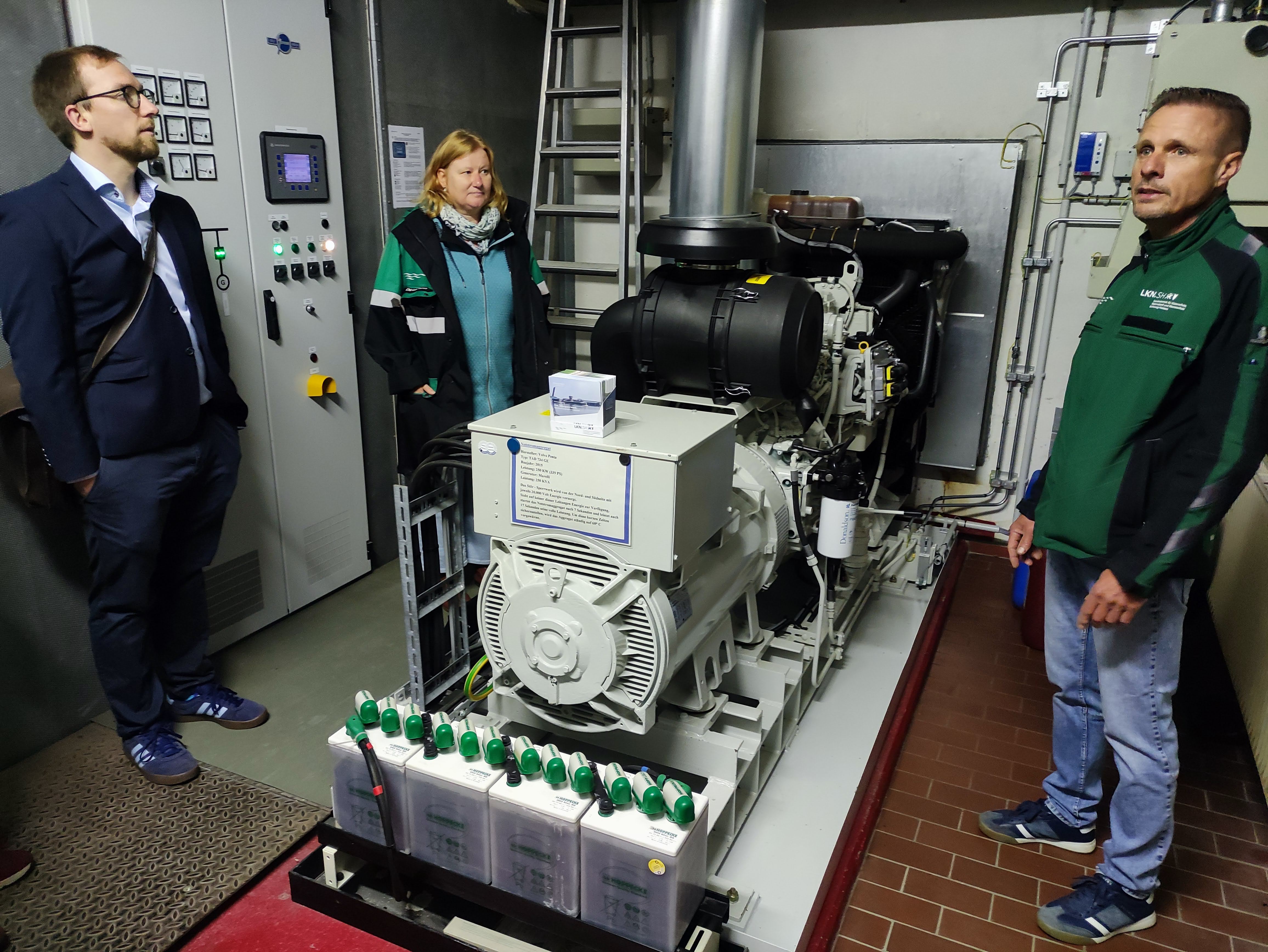 2025-Zum_Betrieb_des_Stoersperrwerks_benoetigt_man_viel_Technik.jpg