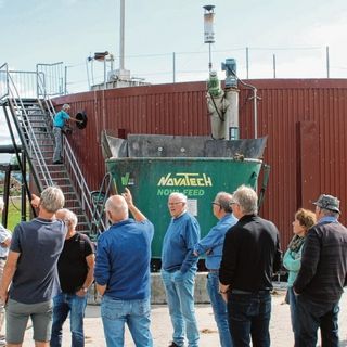 Besichtigung einer Biogasanlage im Rahmen der Energie-Tour